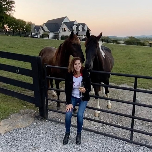 Meet your Posher, Jeanne - Picture 4 of 12